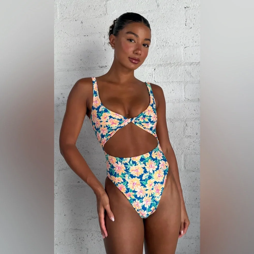 NWT SKATIE CHLOE ONE PIECE - SUNFLOWER - Picture 1 of 3